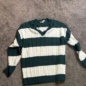 Classic V-Neck Sweater in Green and White